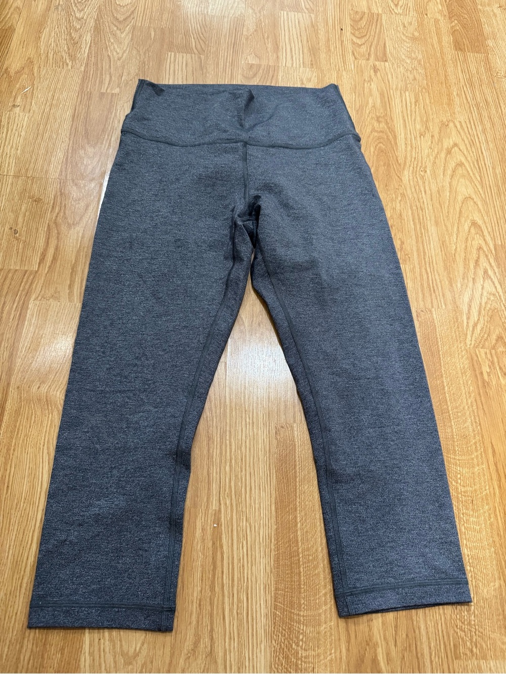 Lululemon gray crop legging size 10